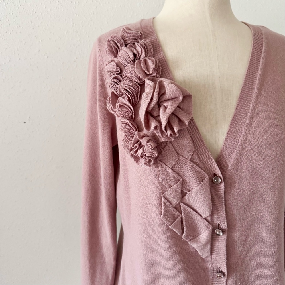 NY&Co Lavender V-Neck Knit Cardigan w/ Floral Appliqué Details Women's sz Medium - Picture 3 of 7